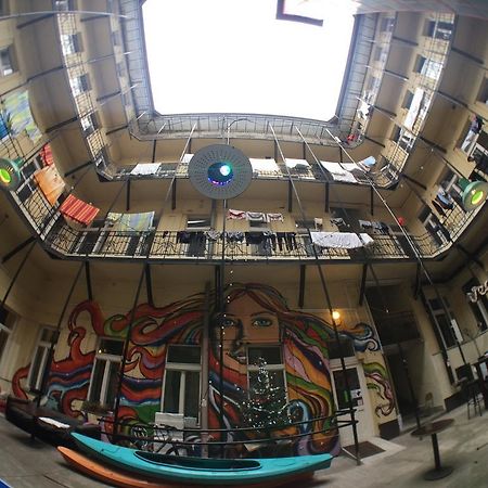 Dbc Hostel Budapest Exteriör bild
